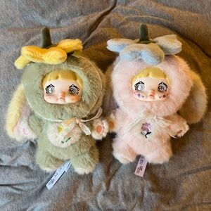 2x Nommi garden rabbit series